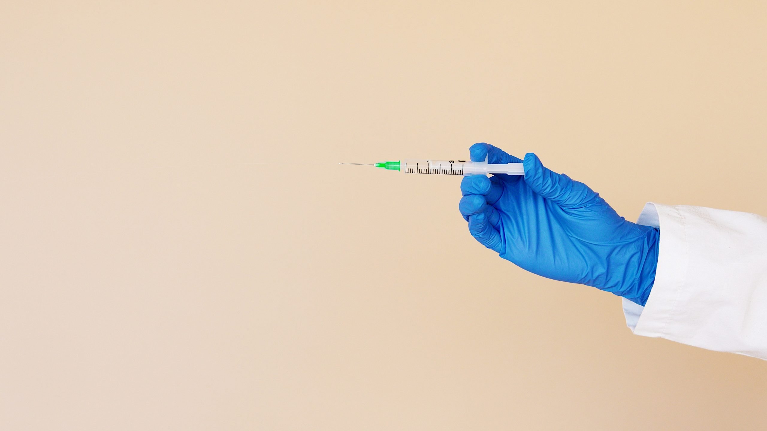 Vaccine syringe covid-19 coronavirus