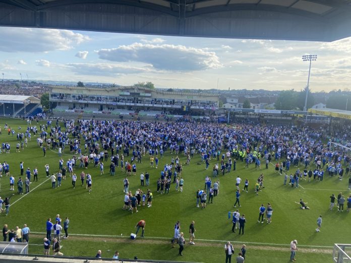 Bristol Rovers fans pitch invading