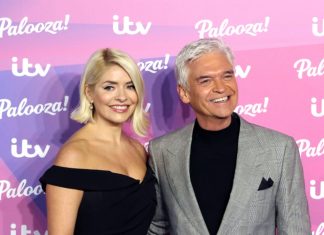 This is a photo of presenters Phillip Schofield and Holly Willoughby.