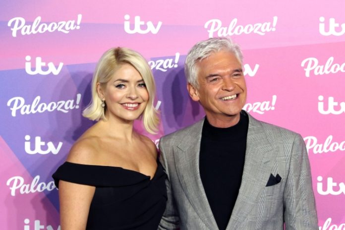 This is a photo of presenters Phillip Schofield and Holly Willoughby.