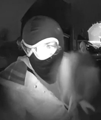 Image of CCTV footage of Jaguar thieves released by Derbyshire Police